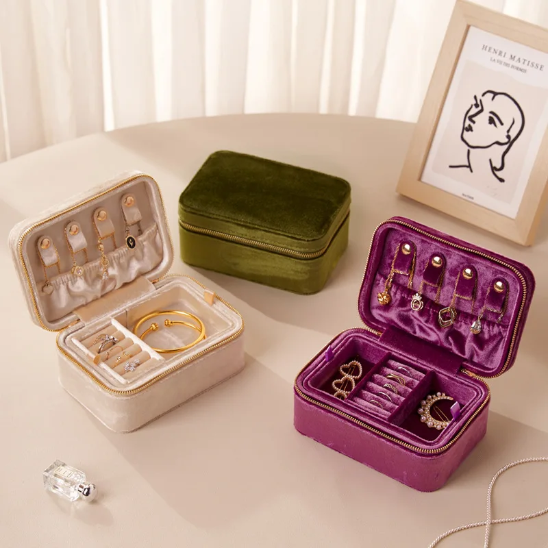 Vintage Flannel storage box Large capacity retro jewelry Portable storage box Earrings Necklace storage box