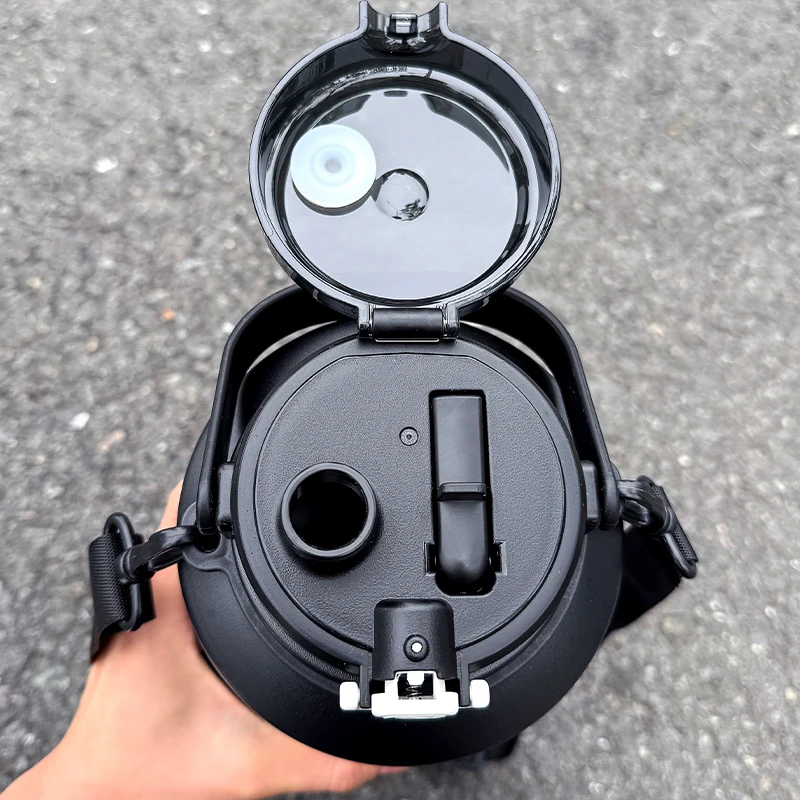 1 Stück 2000ml Eis- und Wärmeisolierter Trinkbecher, Tragbare Outdoor-Sportflasche, Einfacher und Modischer Becher – Detail 4
