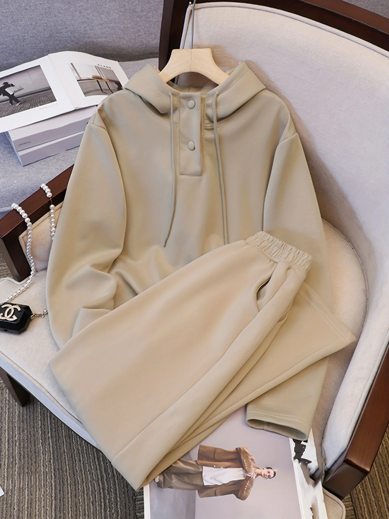 Meilade レディース カジュアルスタイルの服装 春と秋の新作ファッション フード付き薄手スウェットシャツ 無地 ツーピースセット レディーススポーツウェアセット 春と秋の新作カジュアルファッション ツーピーススウェットシャツ ヨーロッパスタイル 小柄な女性に人気