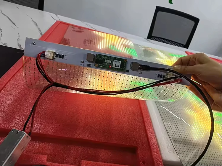 Installazione semplice display per finestre Super HD per interni ecran display trasparente pellicola led trasparente