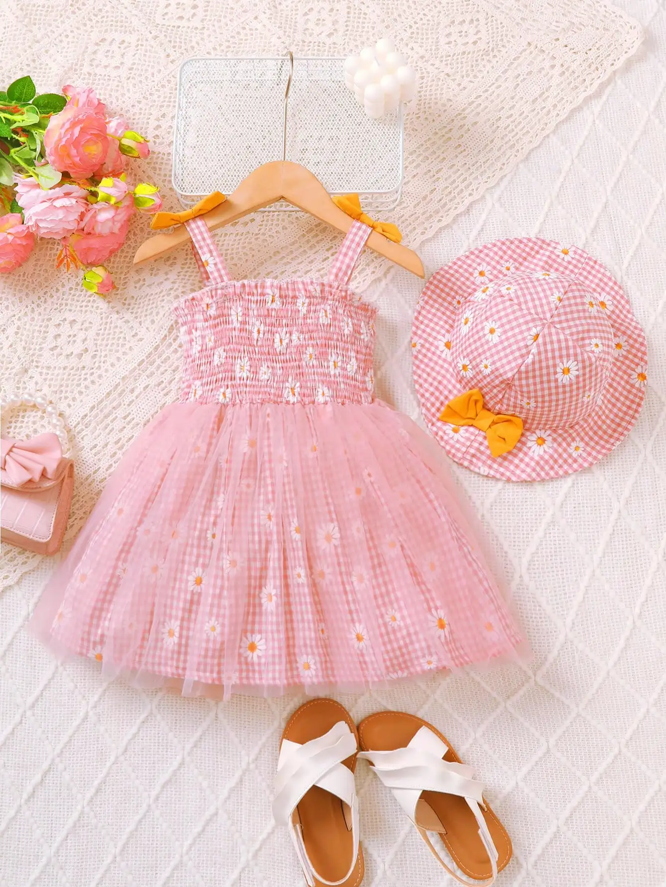 Girls' Summer Pink Plaid Suspender Dress + Matching Sun Hat Set, 3D Daisy Decoration, Yellow Bow Shoulder Straps, Mesh Puffy Princess Dress, Stylish Two-Piece Outfit for Baby Girls for Beach Vacation, Birthday Party, and Outings