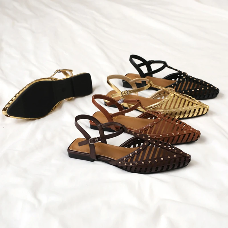 Damen-Hohlsandalen im römischen Stil, Retro-Nieten-Sandalen mit niedrigem Absatz und geschlossener Zehenpartie, Knöchelschnallenschuhe, Übergrößen, Sommer-Freizeitsandalen für den Strand – Detail 3