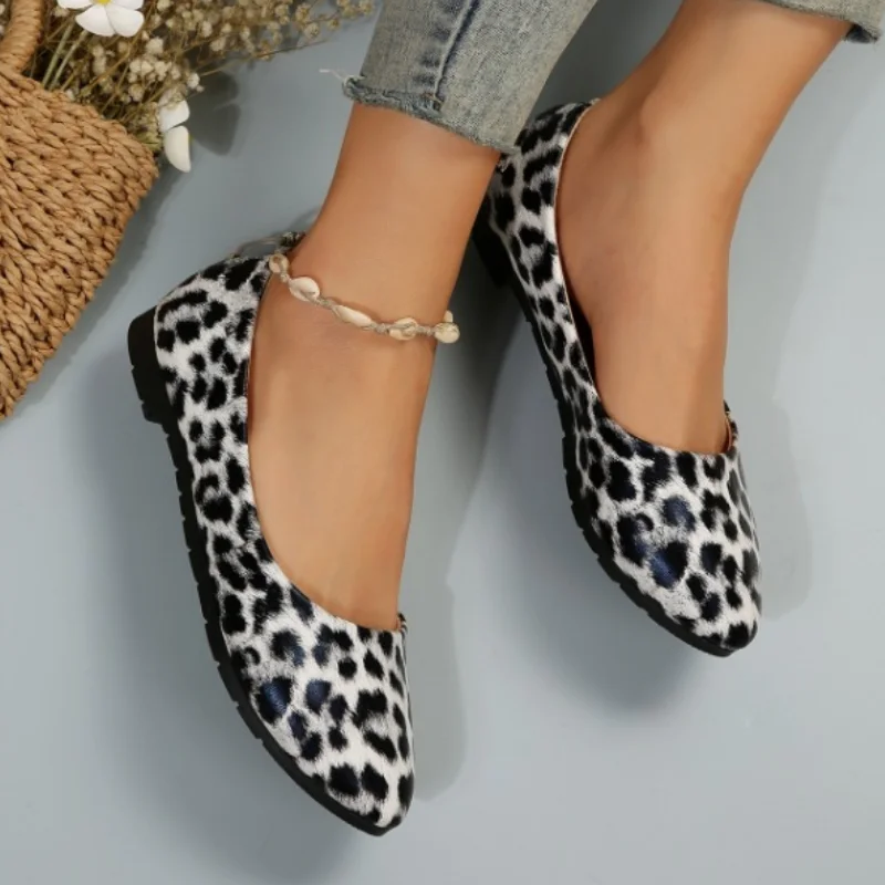 2024 New Arrival Women Pointed Toe Beautiful and Fashion Summer Shoes Flat Ballerina Comfortable Casual Women Shoes