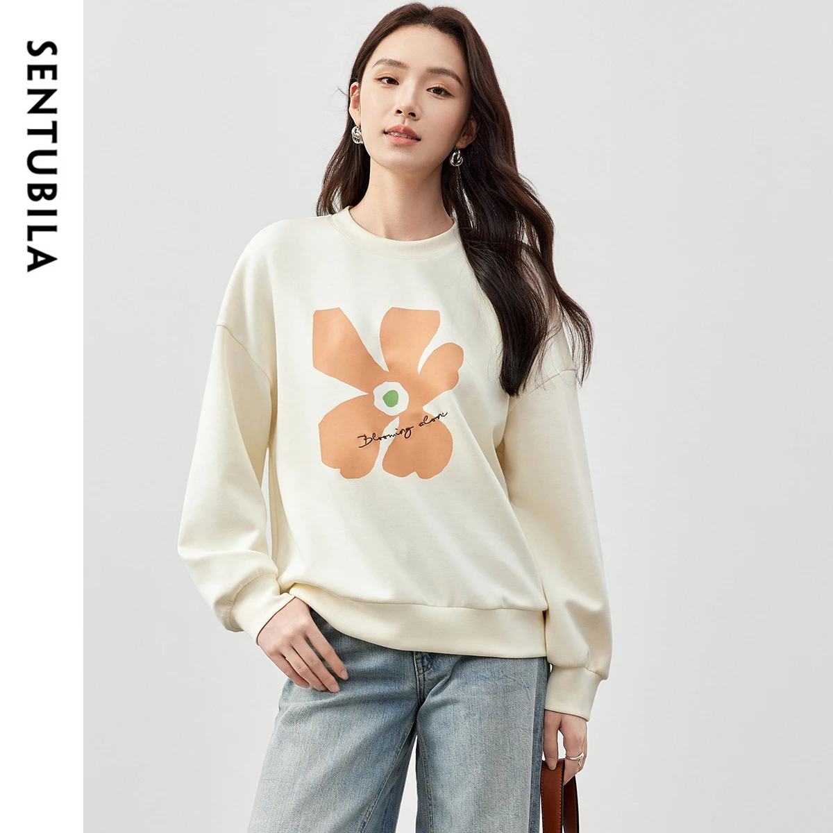 SENTUBILA Woman Casual Sweatshirt 2025 Autumn Fashion Loose Floral Print O Neck Pullovers Beige Apricot Long Sleeve Top151A58386