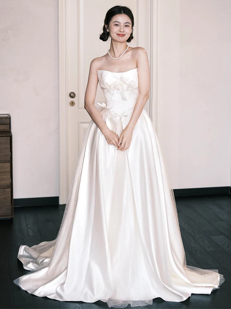 

Новое атласное свадебное платье Ele 2026: белое, драпированное, с вышивкой цветами, на заказ, со средней талией, длиной в пол