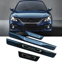 Para Suzuki Baleno 2021 2022 2023 2024 2025 Umbral de puerta Protector de placa de desgaste embellecedor accesorios de coche pegatinas de cubierta de pedales de umbral