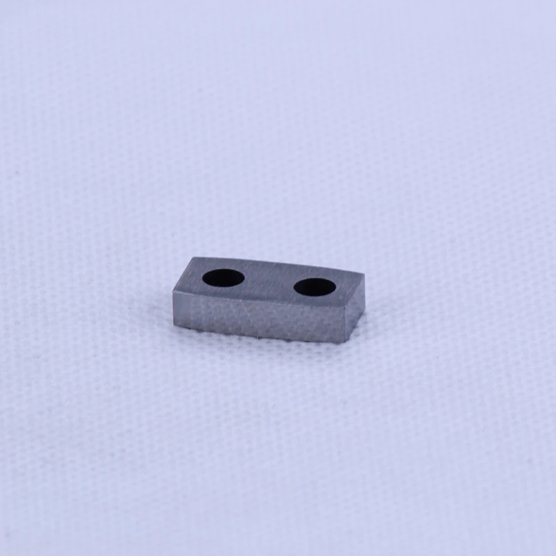 Энергетическая пластина Makino EE-3.ECQ-53 — Z248W0100100 Контакт подачи питания (4x10x19 мм LxWxH), источник верхнего тока MA002
