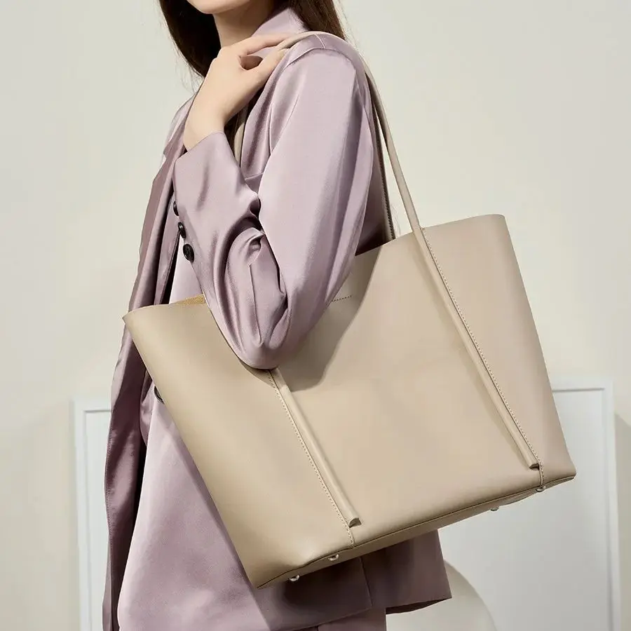 

Genuine Leather Women's Tote Bag Summer Handbag Large Capacity Cowhide Shoulder Bag Work Commute Women's Large Capacity
