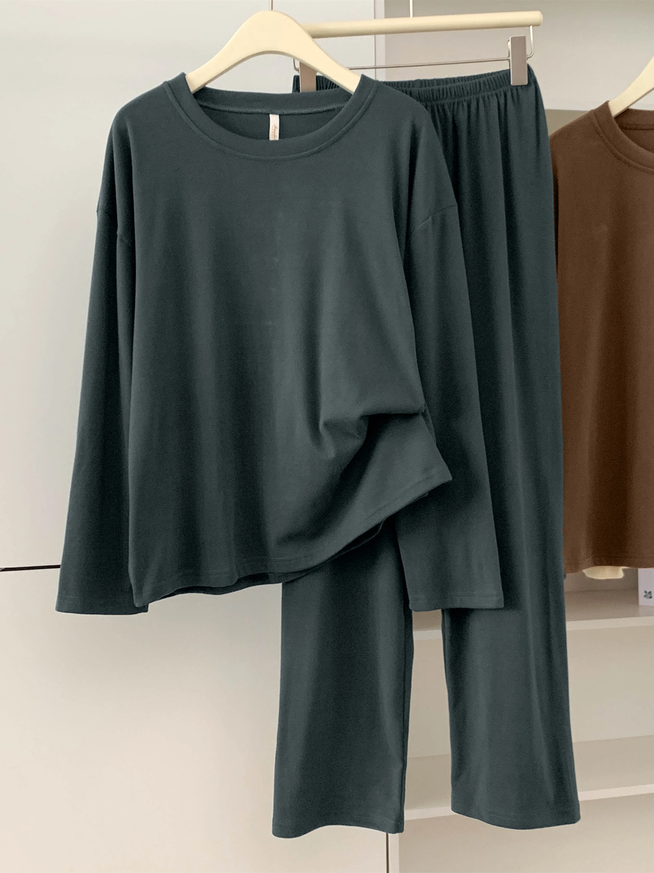 

5084 Новая пижама De Rong с круглым вырезом и длинными рукавами для женщин, осенне-зимний корейский стиль, утолщенный теплый комплект домашней одежды на флисовой подкладке