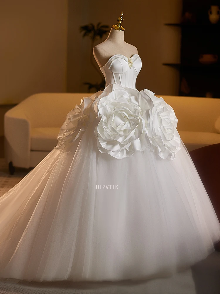 Abiti da sposa di fiori di lusso da donna senza maniche ricamati senza spalline Sweep Train Ball Gown Abiti da sposa principessa personalizzati