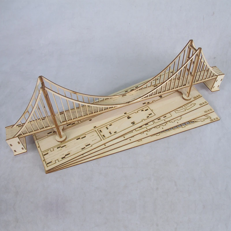 Simulation of Wooden Hand Assembled Bridge Model: Famous Bridge Model Humber Bridge