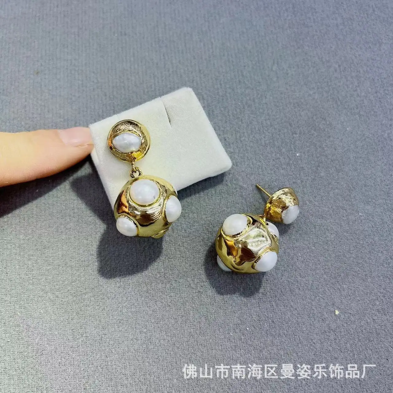 DIY accessories French niche pearl gilt electroplating process earrings, European and American personalized natural pearl earrin