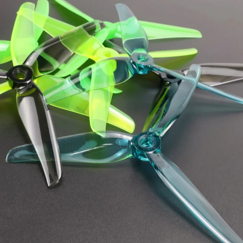 2 pares de hélices iFlight Nazgul F5 de tres aspas de 5 pulgadas con posición de orificio de 5 mm, adecuadas para drones de carreras con visión en primera persona de 5 pulgadas.