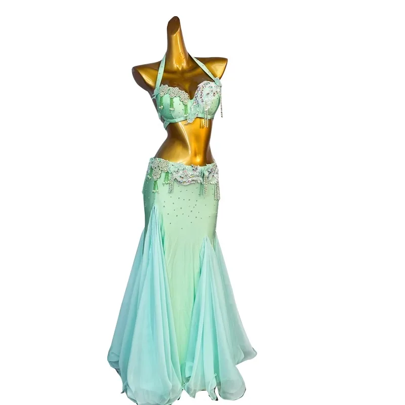 زي ممارسة أداء الرقص الشرقي المخصص للنساء 2025 مجموعة أزياء الرقص الشرقي الجديدة حمالات الصدر والتنانير الكبيرة