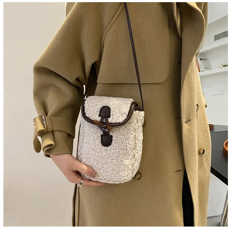 Winter Lambswool Phone Bag Women Faux Fur Shoulder Bags Sweet Lovely Portable Wallets Female Plush Crossbody Bag Square Purse