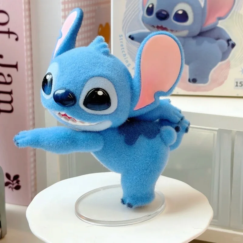 Toptoy auténtico, nueva serie Disney Stitch Energy Yoga, bonito modelo Popular, caja ciega flocada de felpa, muñeca de Anime, juguetes de tendencia