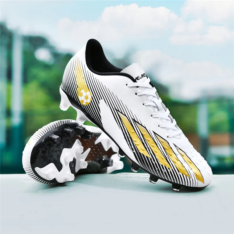 2024 New Quality Five-a-side American Football Shoes Rugby Shoes Super Light Football Boots Non-slip Training Sports Shoes