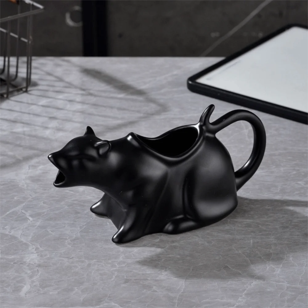 Animal Sculpture Ceramic Cat Gravy Pitcher Mouth Pouring Port Rear Fill Opening Cat Milk Jug Figurine Curved Tail Handle Cartoon