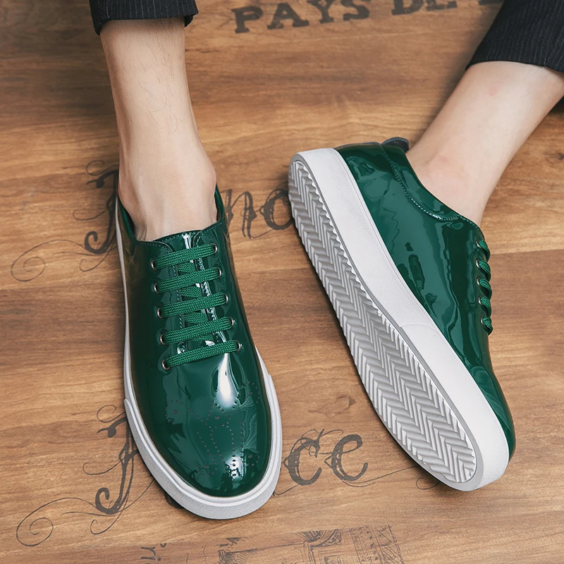 

New High Quality Patent Leather Casual Shoes Men's Lace-Up Sneakers Green Carved Sole Designer Leather Shoes A15