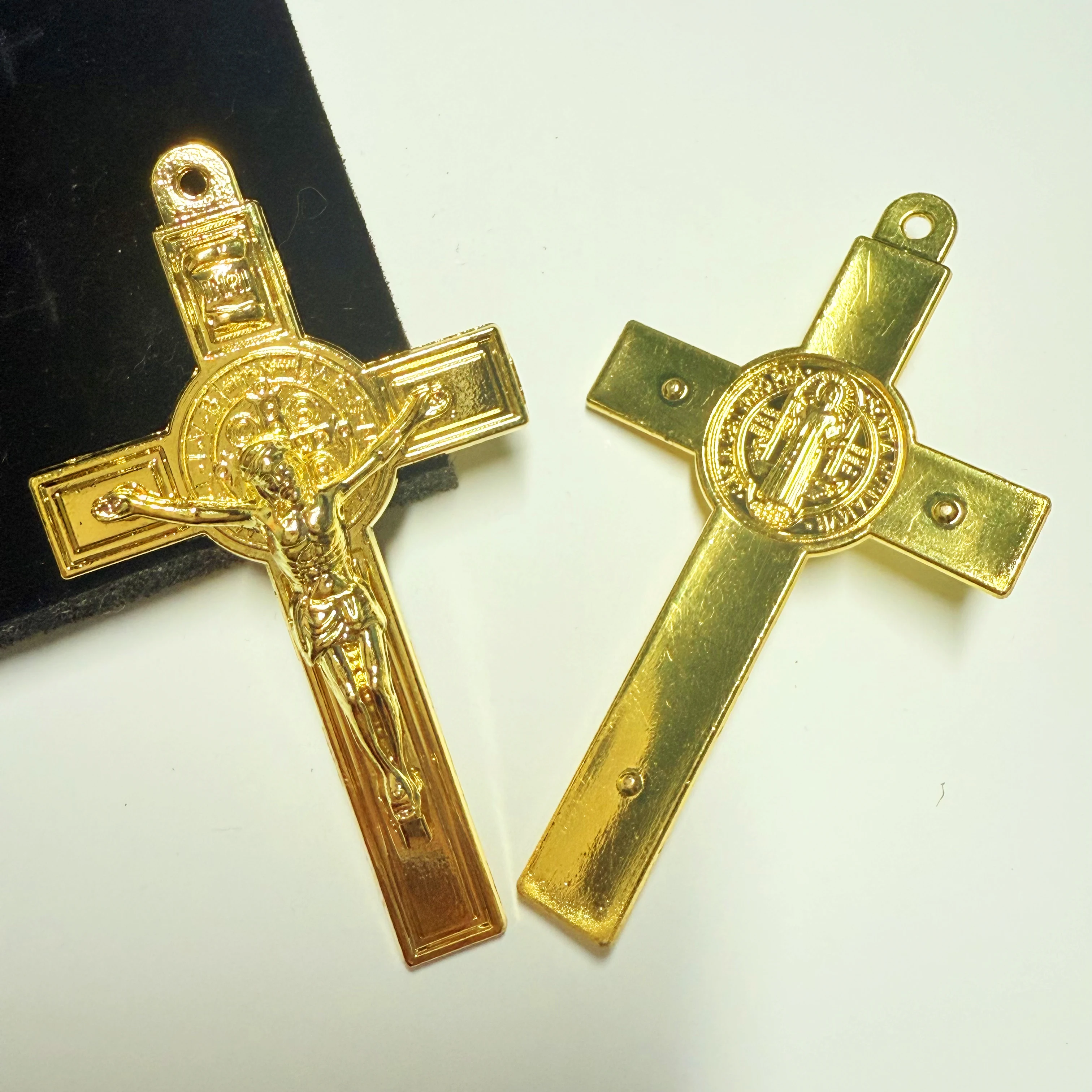 

Gold/Sliver Color Zinc Alloy Jesus Cross Pendant Religious Jewelry DIY Necklace Accessories Passion of Christ Pendant Wholesale