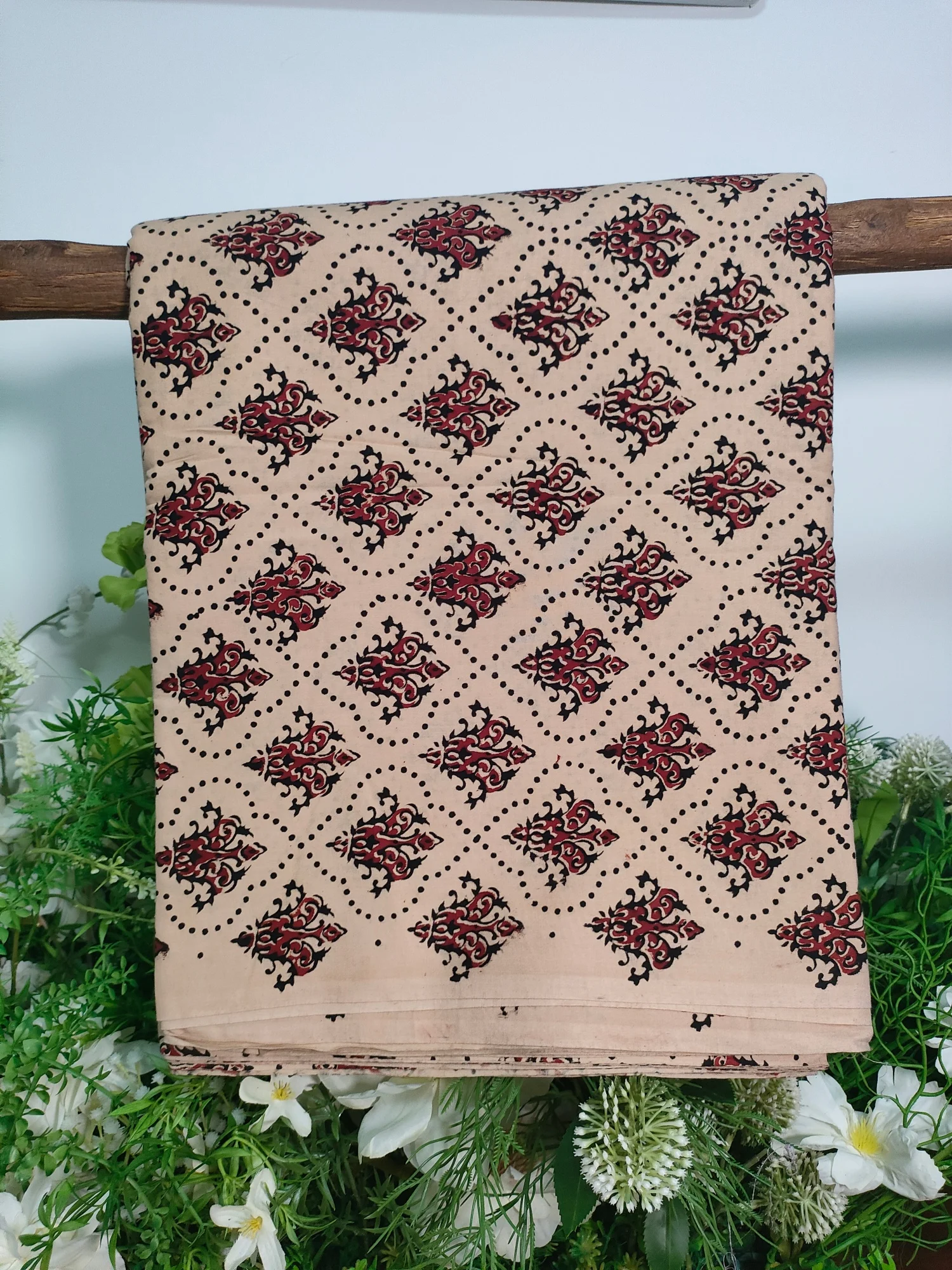 

India Bugra Vintage Hand Block Printing Pure Natural Dyes Cotton wood EC Friendly Cotton Fabric for Sewing