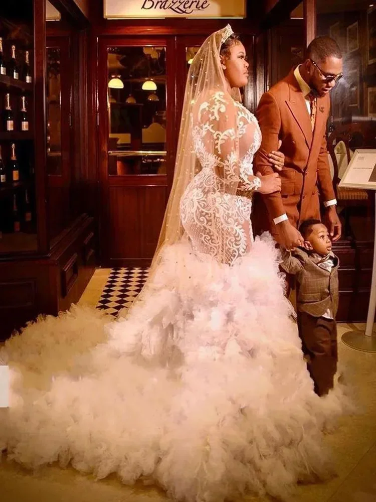 

Customized Romantic O-Neck Lace Mermaid Afrian Wedding Dress Vestido De Casamento Full Sleeves Tiered Ruffles Wedding Gown