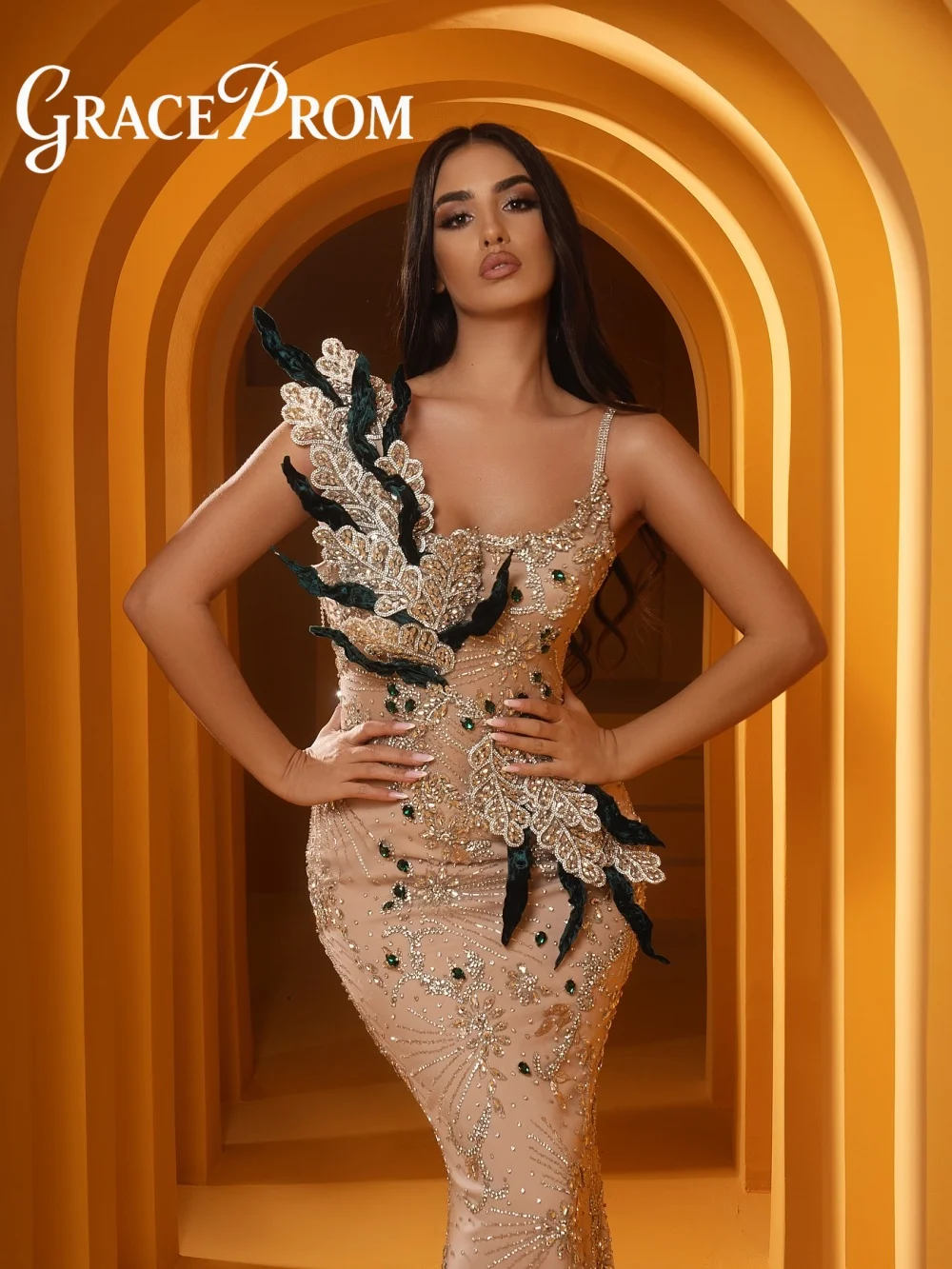 

Элегантное вечернее платье 2026 с тонкими бретелями, расшитое 3D цветами, без рукавов, с бисером, в пол, для торжественных мероприятий