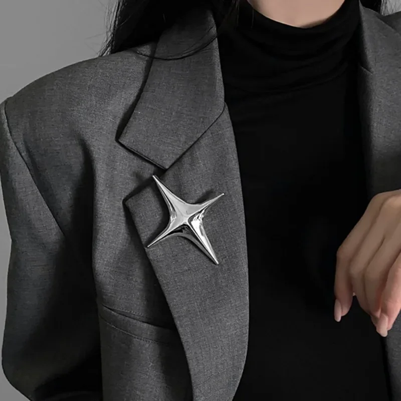 Charm Silver Color Big Cross Suit Brooches for Women Men Punk Style Four-pointed Star Pin Hip Hop Rock Party Jewelry Accessories