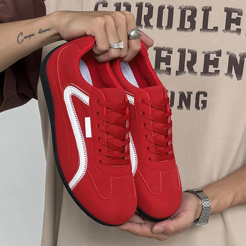 

Классические красные кроссовки, мужская гоночная обувь, модная мужская спортивная обувь на шнуровке на плоской подошве, удобные повседневные кроссовки с низким вырезом, мужские кроссовки