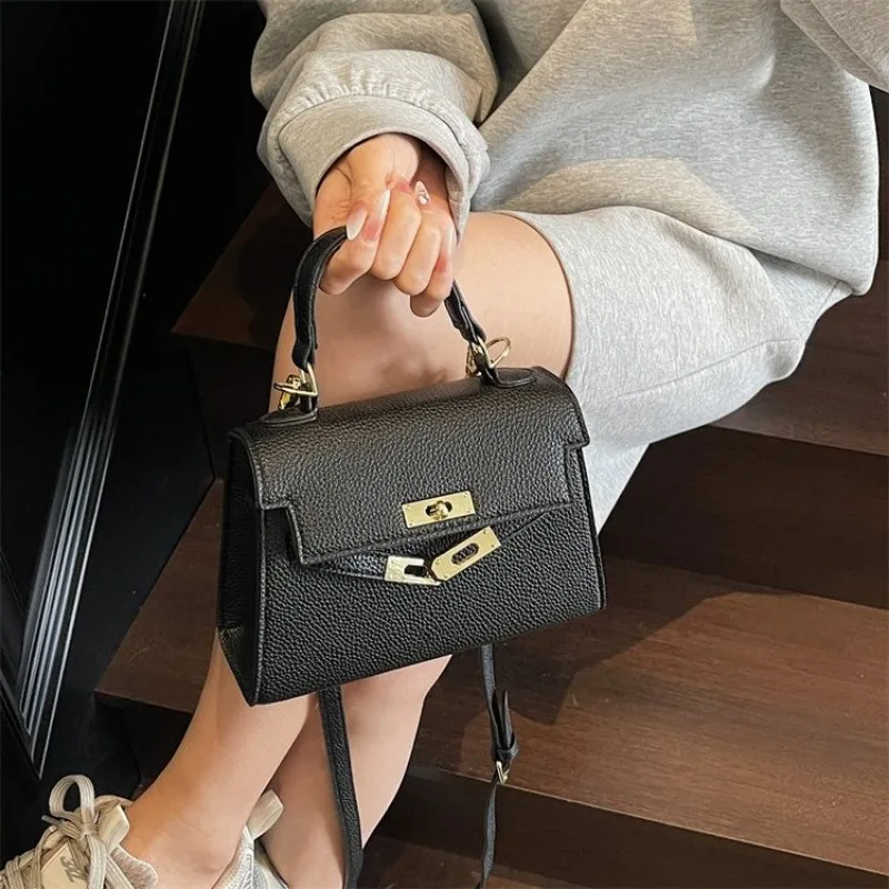 

Simple Charming Crossbody Bag Commuting Work Bag One Shoulder Ladies Trendy Exquisite Practical Stylish Versatile Casual Sleek