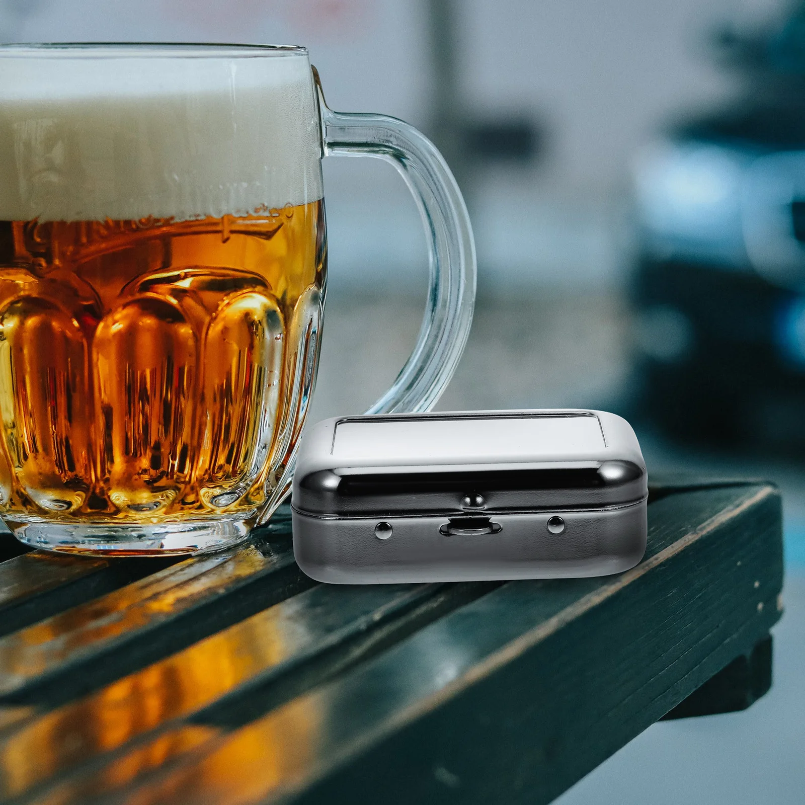 

Stainless Steel Mini Ashtray Portable Travel Cigarette Holder Outdoor Compact Size Rectangle Design Lid Case For Car Hanging