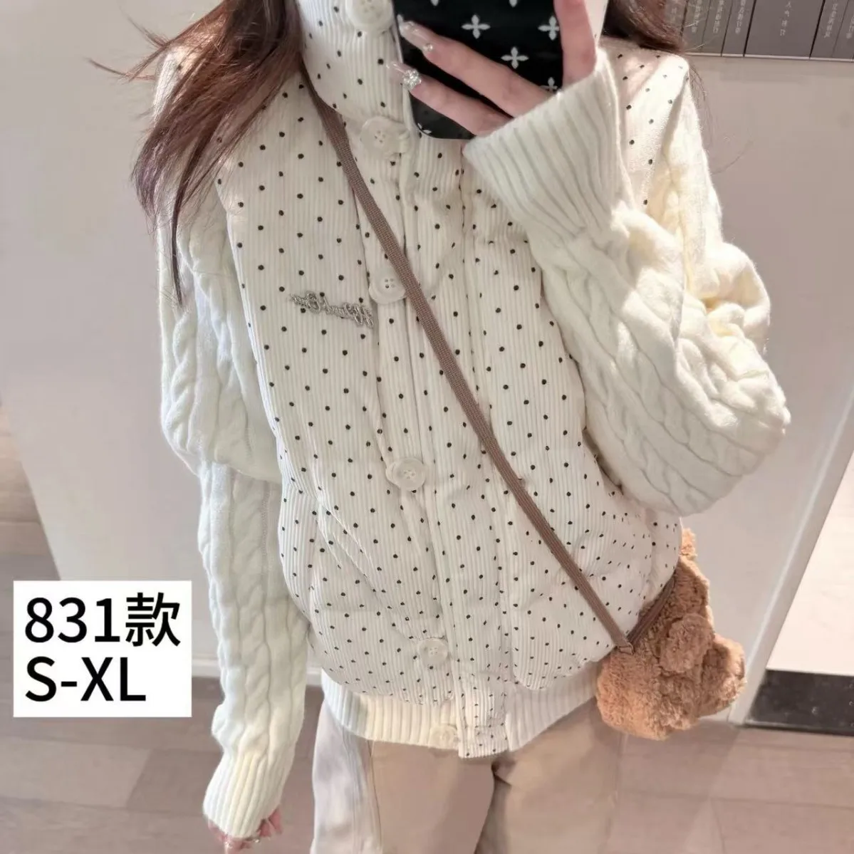 Nueva chaqueta de algodón para mujer con mangas de punto, diseño de retazos, estilo coreano, estampado de lunares, estilo kawaii, chaqueta de algodón para el invierno, ideal para el tiempo libre.