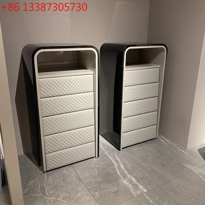 

Итальянский легкий роскошный комод, декоративный шкаф в постмодернистском стиле, выполненный в стиле Гонконга.