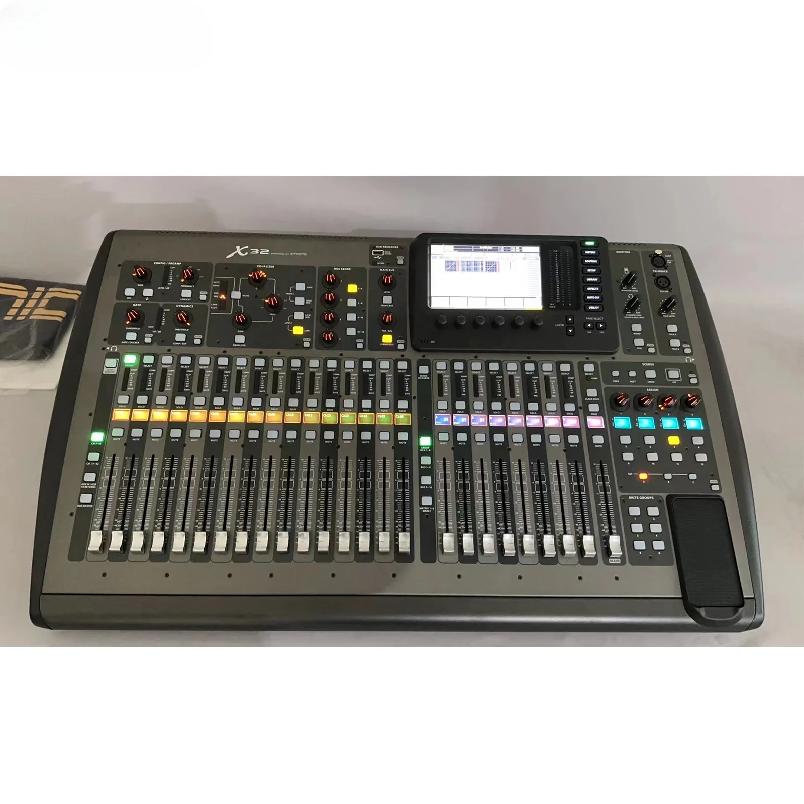 X32 40-Input 25-Bus Digital Mixing Console 32-Channel Audio Interface And IPad/iPhone Remote Control