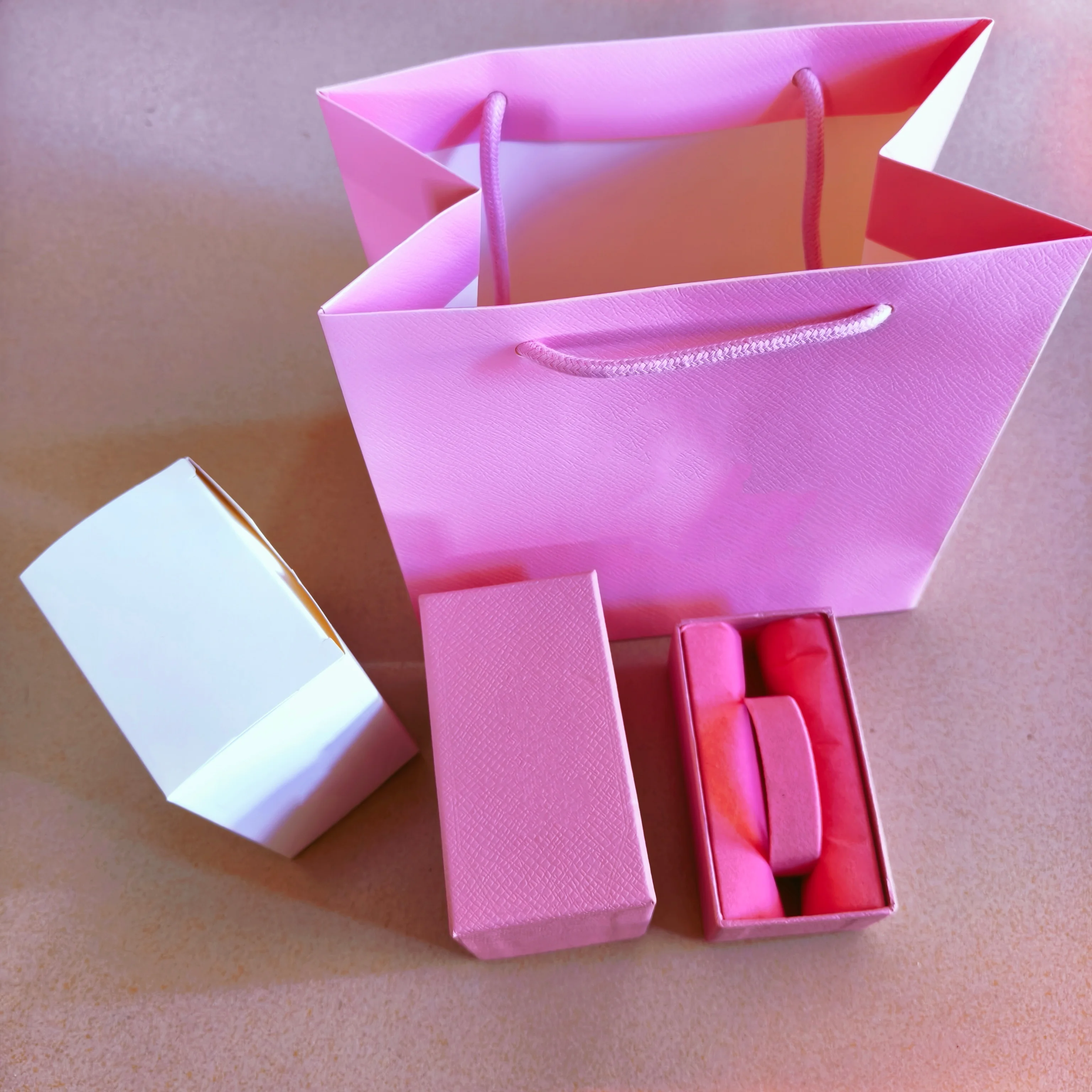 Picture 3: European and American New Exquisite Necklace Bracelet Earring Pink Box Romantic Stone Crafts Accessories Jewelry Package