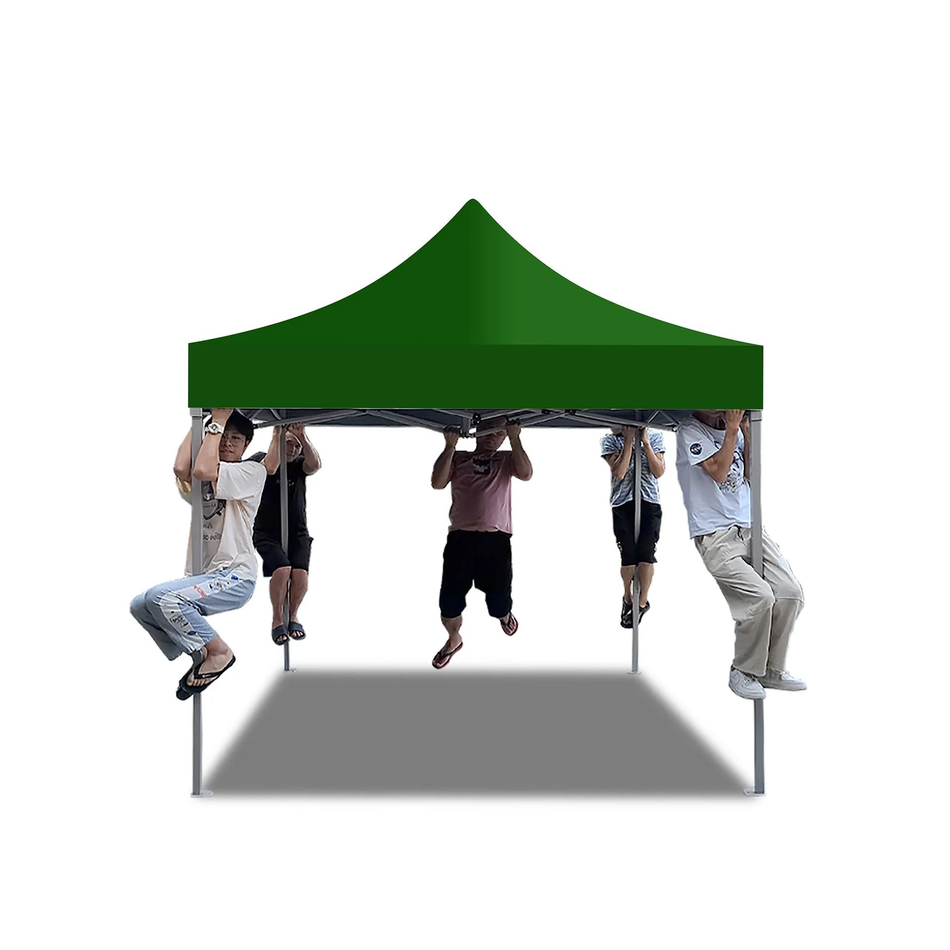 The outdoor four-legged tent is surrounded by stalls, with four-horned canopies and folding rain-proof canopies