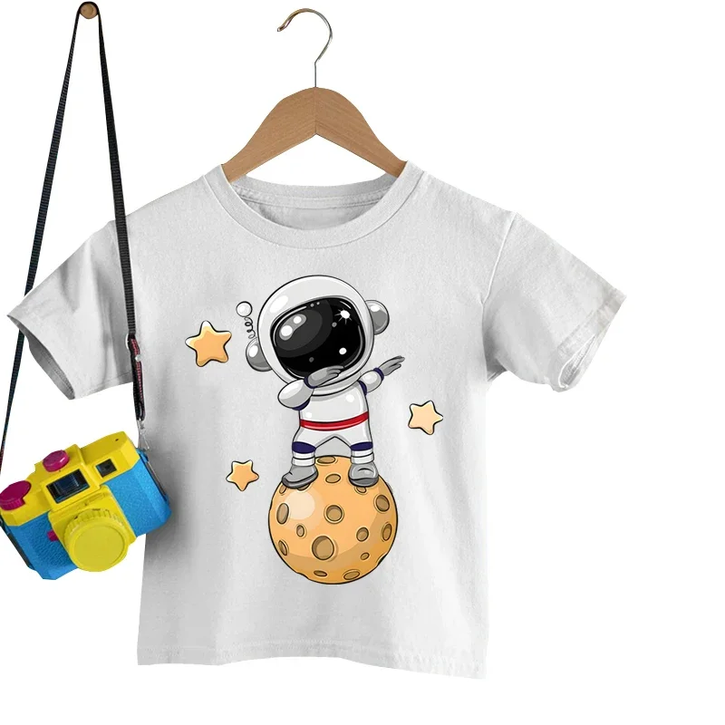 Dancing Astronaut on The Moon Print Kid T Shirt Cartoon Girls Boys T-shirt Short Sleeve Tops Funny Astronaut Child Tshirt Top