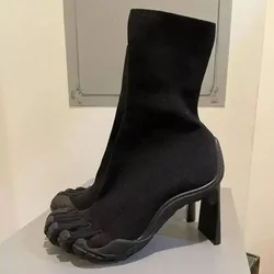 Stivali da donna novelli di moda con punta a cinque dita stivaletti con tacco alto nero/rosa/bianco 2024 nuovi stivali di calzini di lusso in tessuto a rete elastica