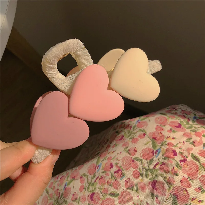 AWAYTR New Korea Heart Shape Acrylic Hair Claws Crab Large Pearl Claw Clips for Woman Girls Bath Barrette Lady Fashion Headdress image 5