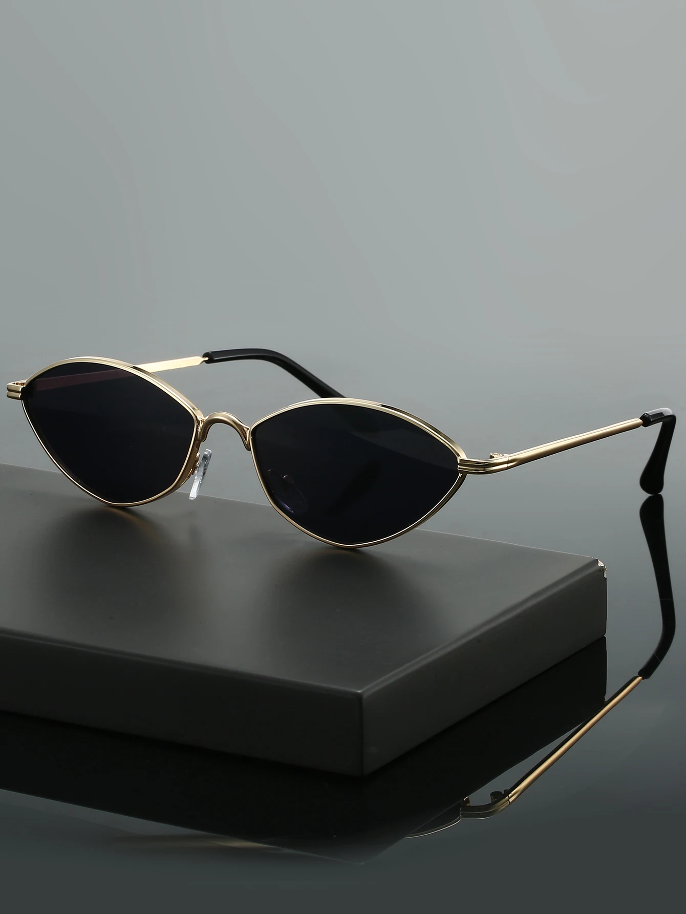 1-teilige Sonnenbrille mit geometrischem Rautenrahmen, klassische Farbe, trendiger, beliebter Stil, einfach für Fotoshootings, Partys, Strandurlaub