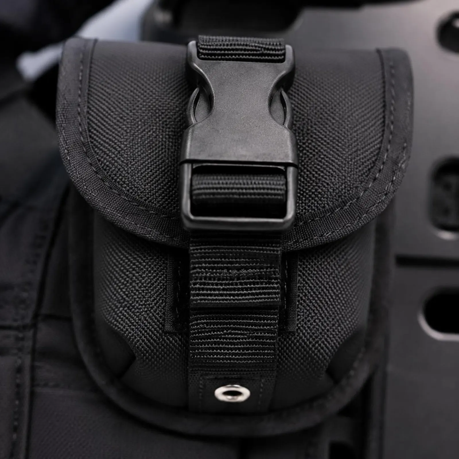 

2 Pieces Backplate Weight Pocket Long-Lasting Quick Release Weight Pocket Heavy Duty Safety Flap