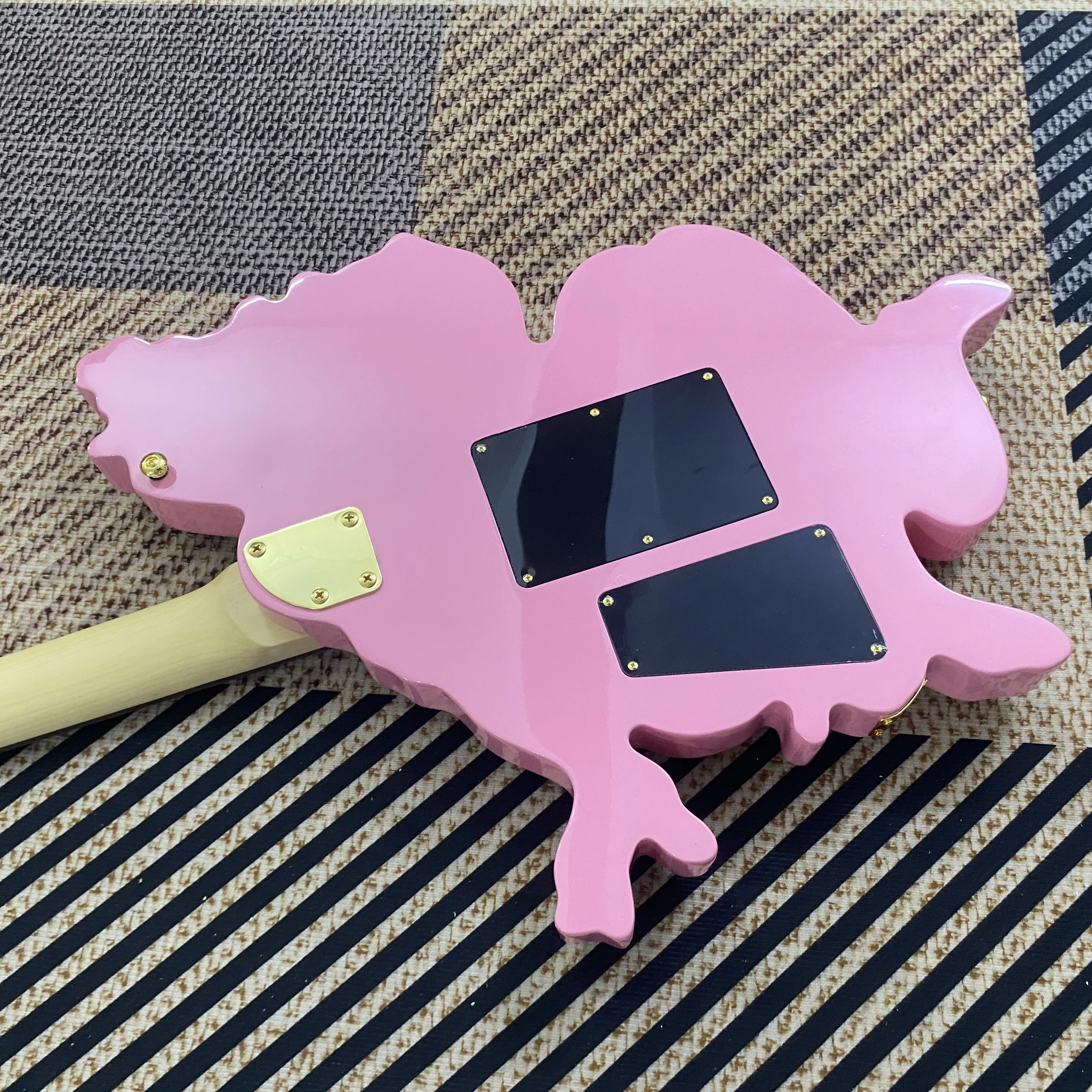 جيتار كهربائي على شكل خاص من Vicers مع لوحة أصابع من خشب الورد، 6 أوتار، 24 فريت، رقبة خشب القيقب، أجهزة ذهبية