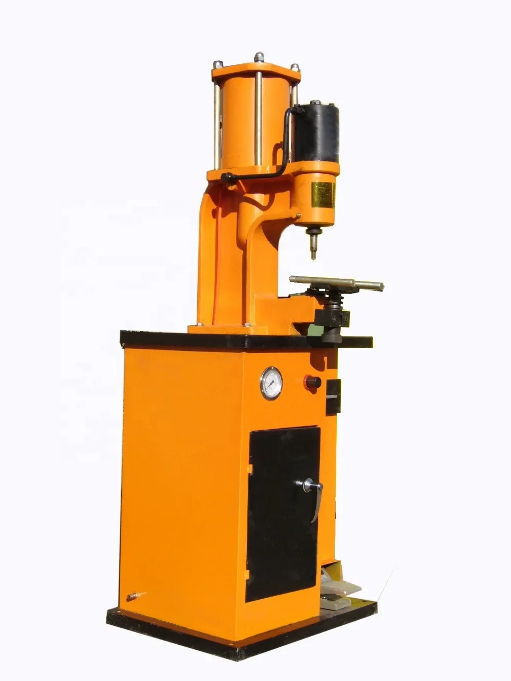 Pneumatic Hydraulic Heavy Duty QYM-6 Brake Shoe Lining Riveting Machine