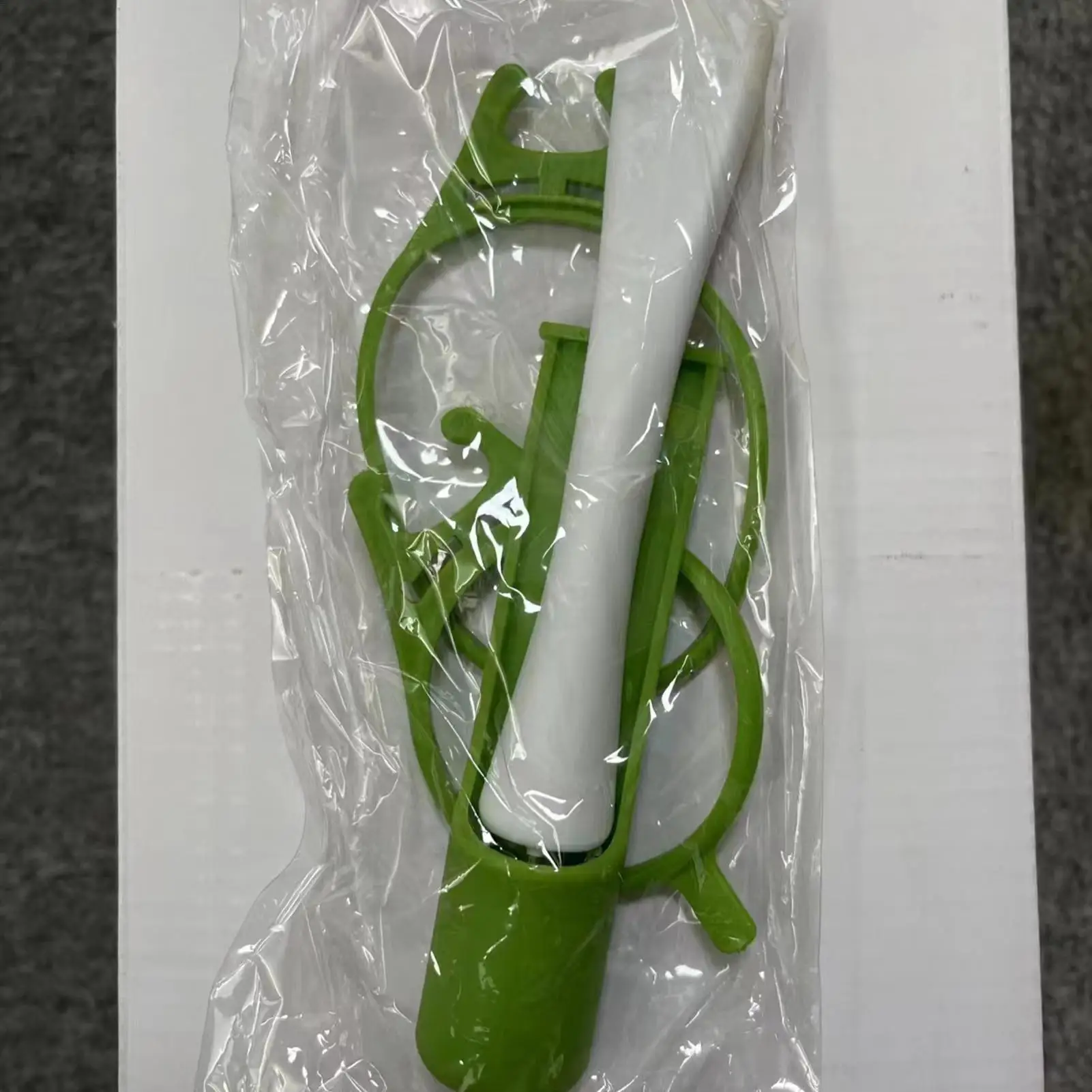 Pickle Jar Fork Pickle Picker Olive Pepper Food Grabber Unique Kitchen Gadgets Pickle Fork with Long Handle for Kitchen Gadgets