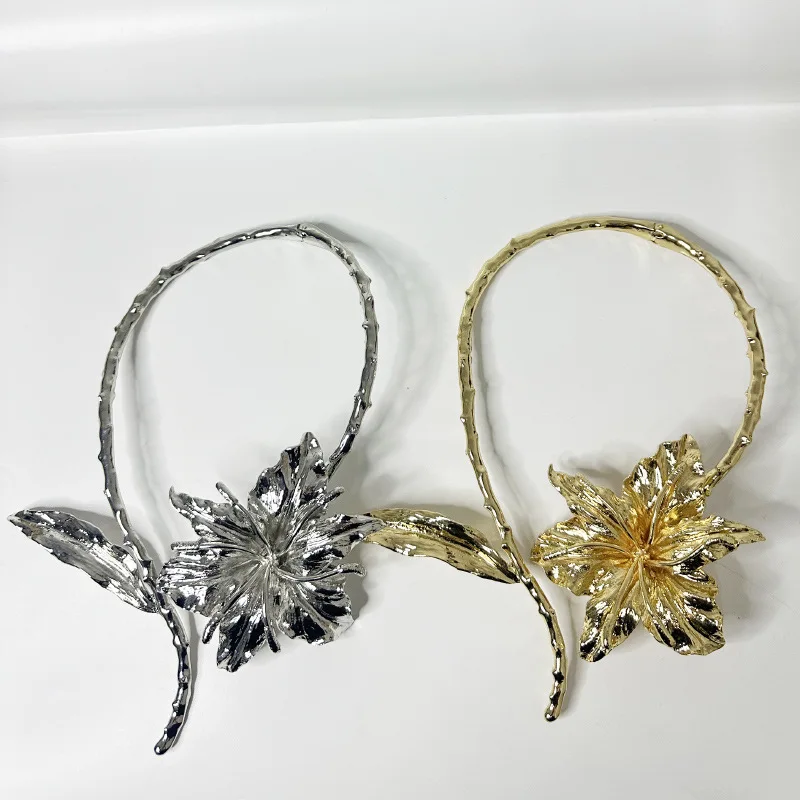 Luxury exaggerated personality metal large flower collar fashion runway dinner accessory choker women
