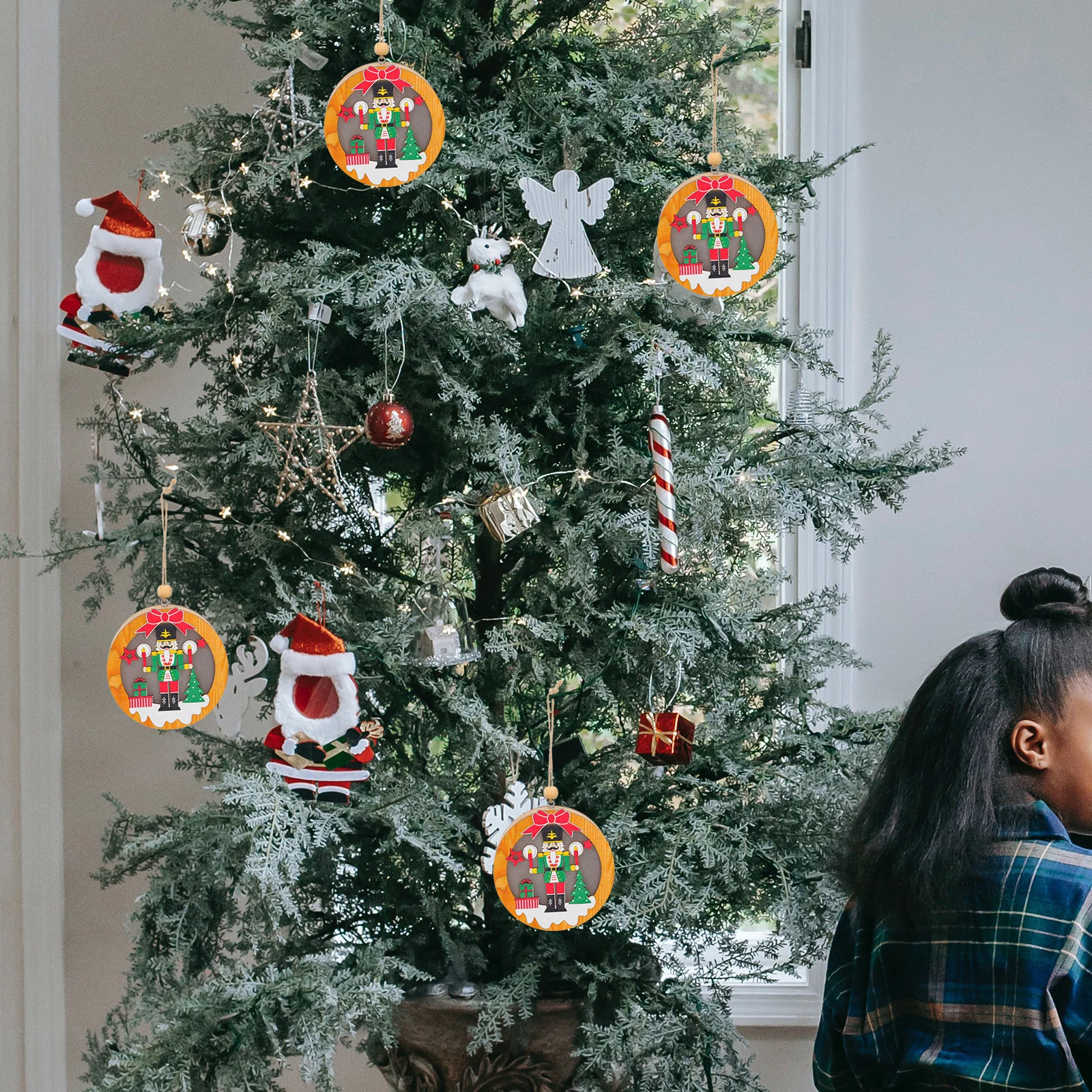 

1Pcs Christmas Tree Hanging Decor Cartoon Nutcracker Soldier Small Lamp Pendant Xmas Scene Decorative Ornament Xmas Hanging