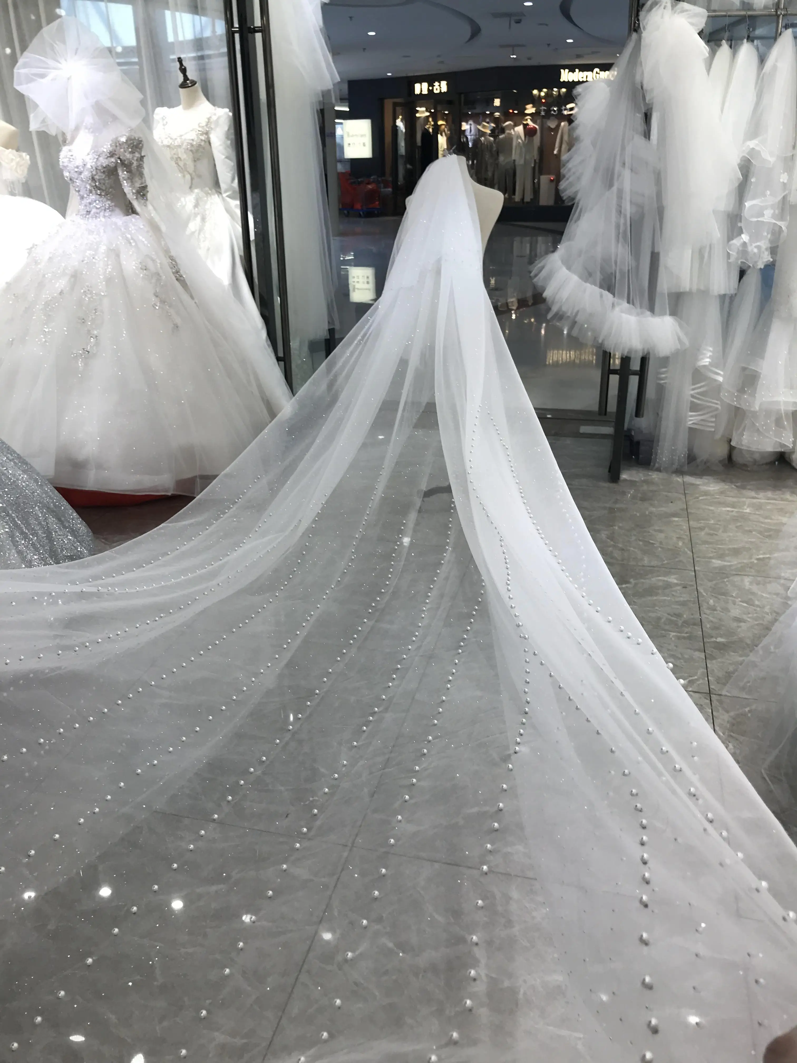 Kisswhite op maat gemaakte 3x3,5 meter  nostracio JavaScript één laag vestidos novias boda glitters glitter parels lange bruidssluiers