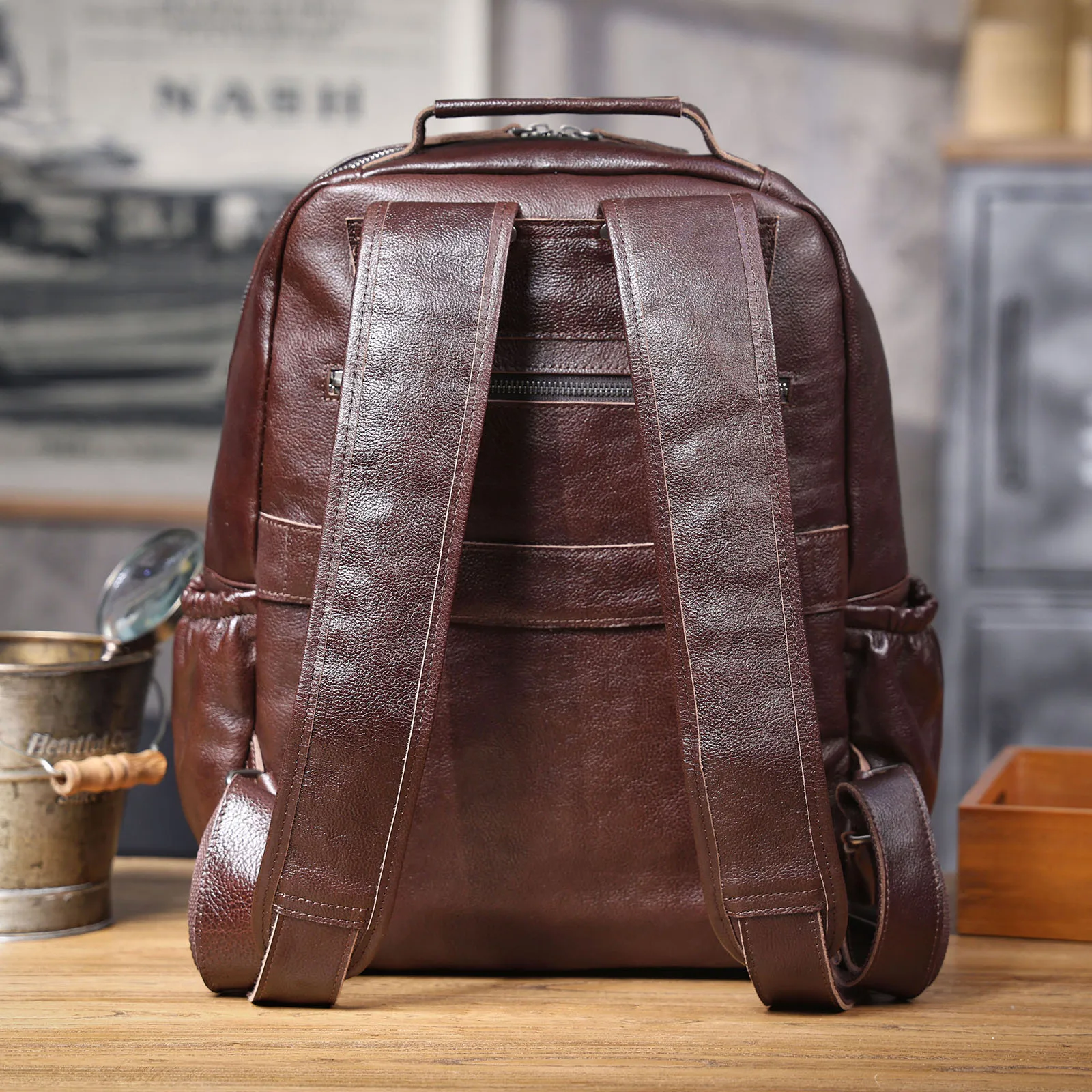 Lässiger Echtleder-Rucksack für Herren, Laptop-Tasche für Männer, Reisetasche aus hochwertigem Rindsleder, modischer Preppy-Stil. – Detail 20