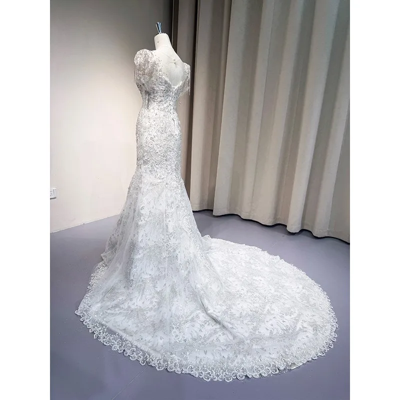 

A new style of light gauze fishtail dress for people to go out It is small strapless welcome