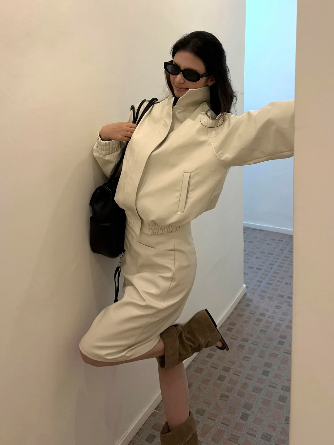 Minimalist White Jacket And Skirt Set for Women Autumn 2026 Elegant Dry Business Collar Outerwear Half Skirt Two Piece Set